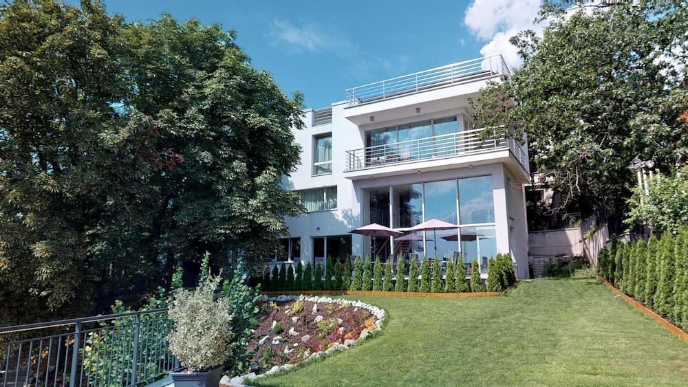 River View Apartments Hotel Bratislava Luaran gambar