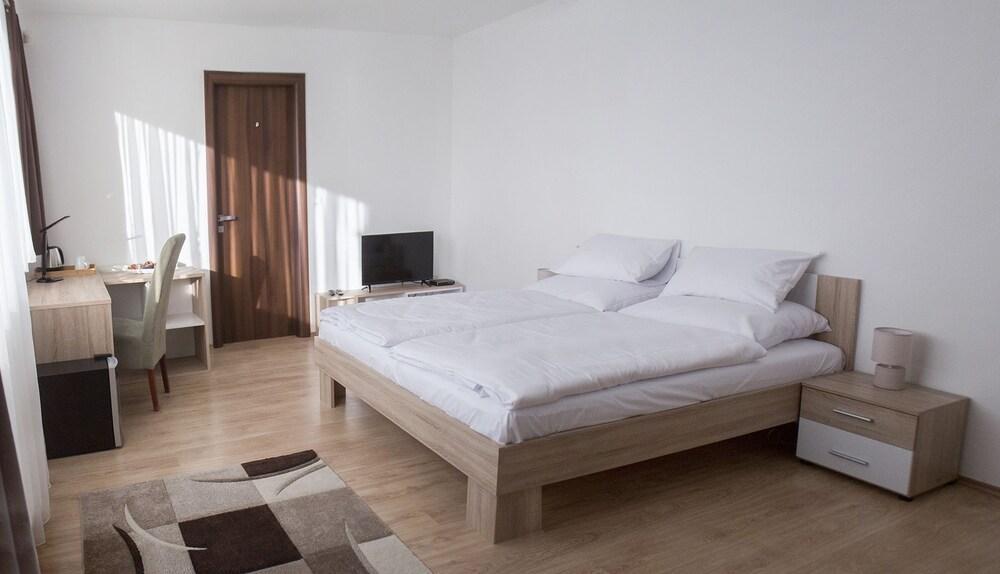 River View Apartments Hotel Bratislava Luaran gambar