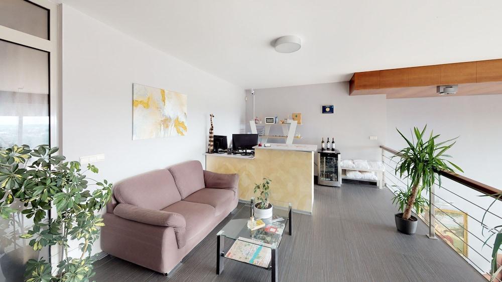 River View Apartments Hotel Bratislava Luaran gambar