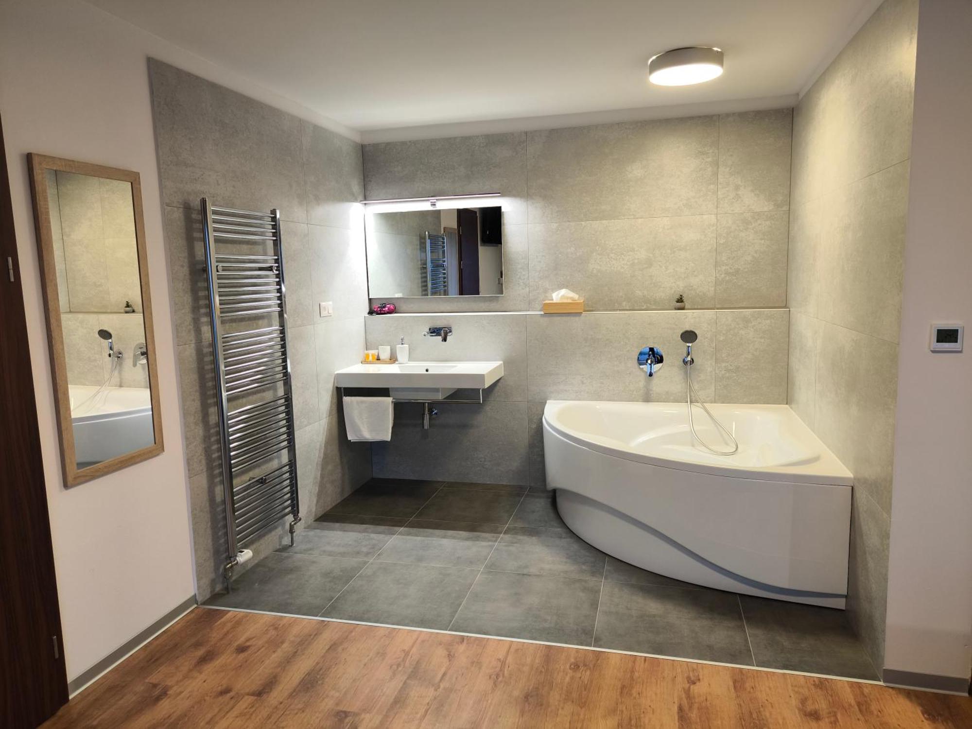 River View Apartments Hotel Bratislava Luaran gambar