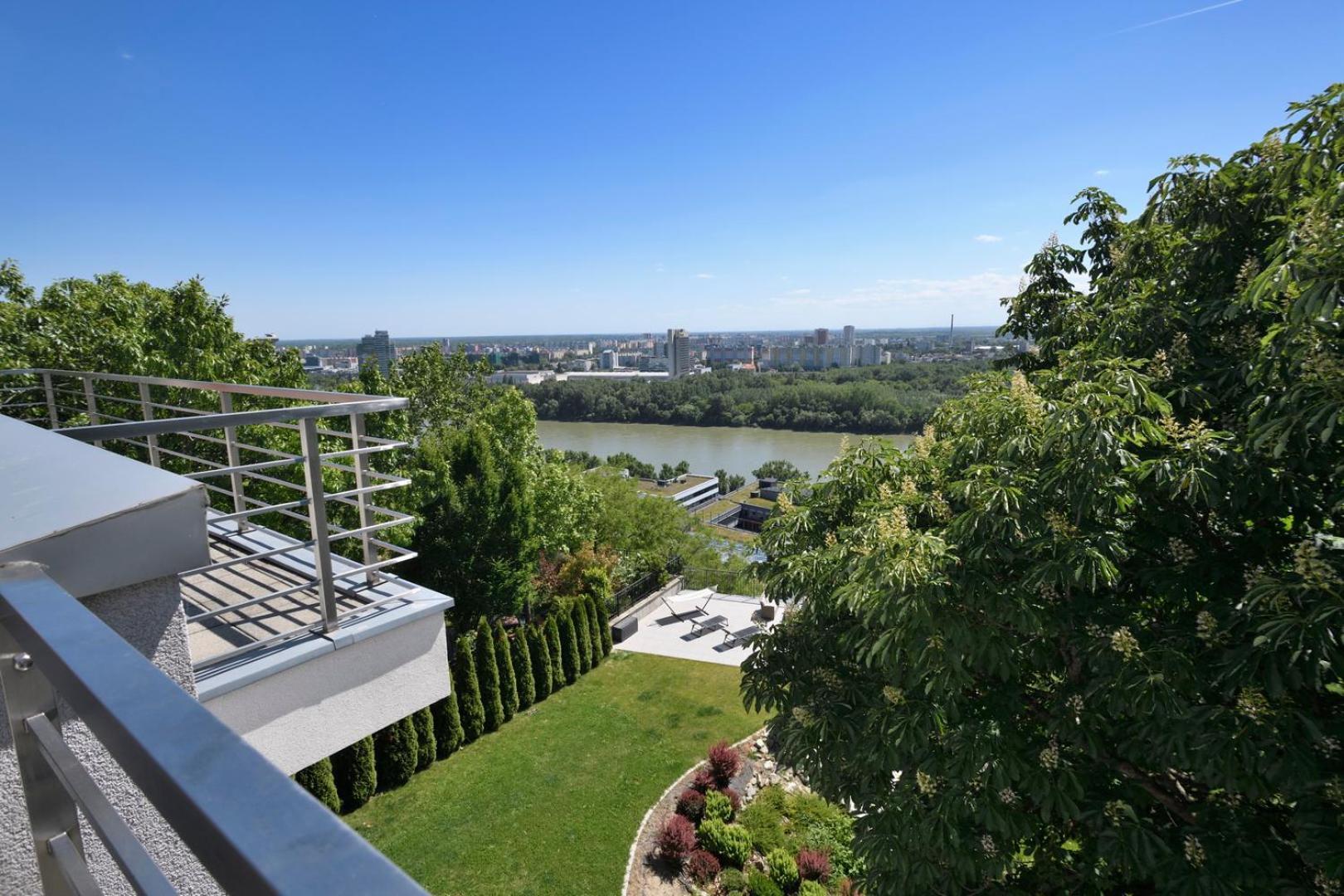 River View Apartments Hotel Bratislava Luaran gambar